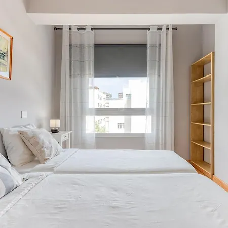 Homeforguest Two-bedroom In The Heart Of Triana *