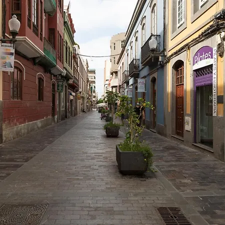 Homeforguest Two-bedroom In The Heart Of Triana Apartment *